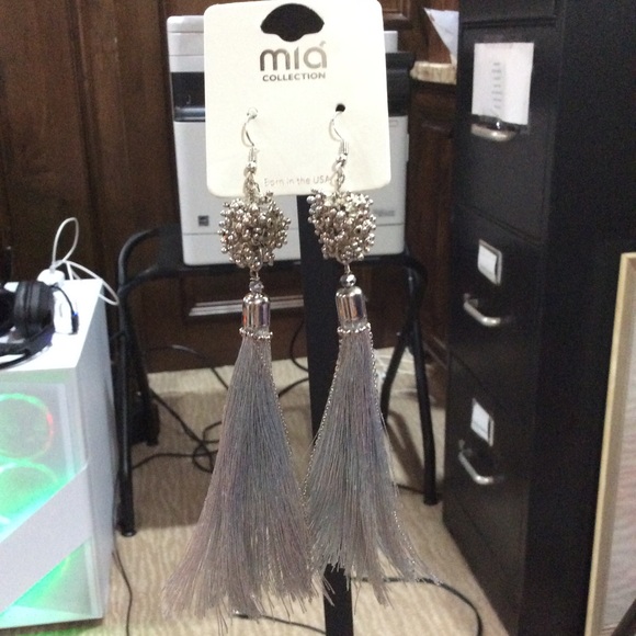MIA Silver Tassel Earrings with Dramatic Shimmer - Picture 2 of 2